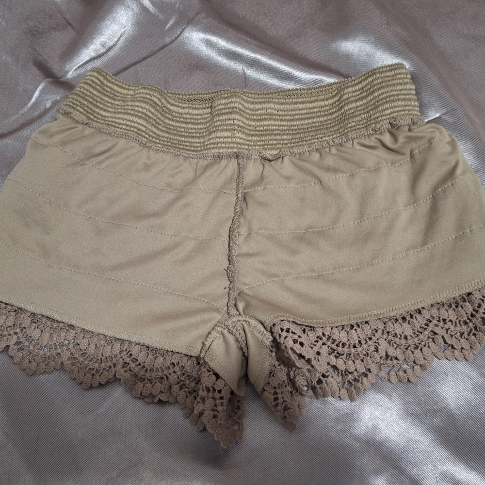 American Rag Crochet Lace Mini Shorts in Taupe and Olive Size S - Picture 3 of 3